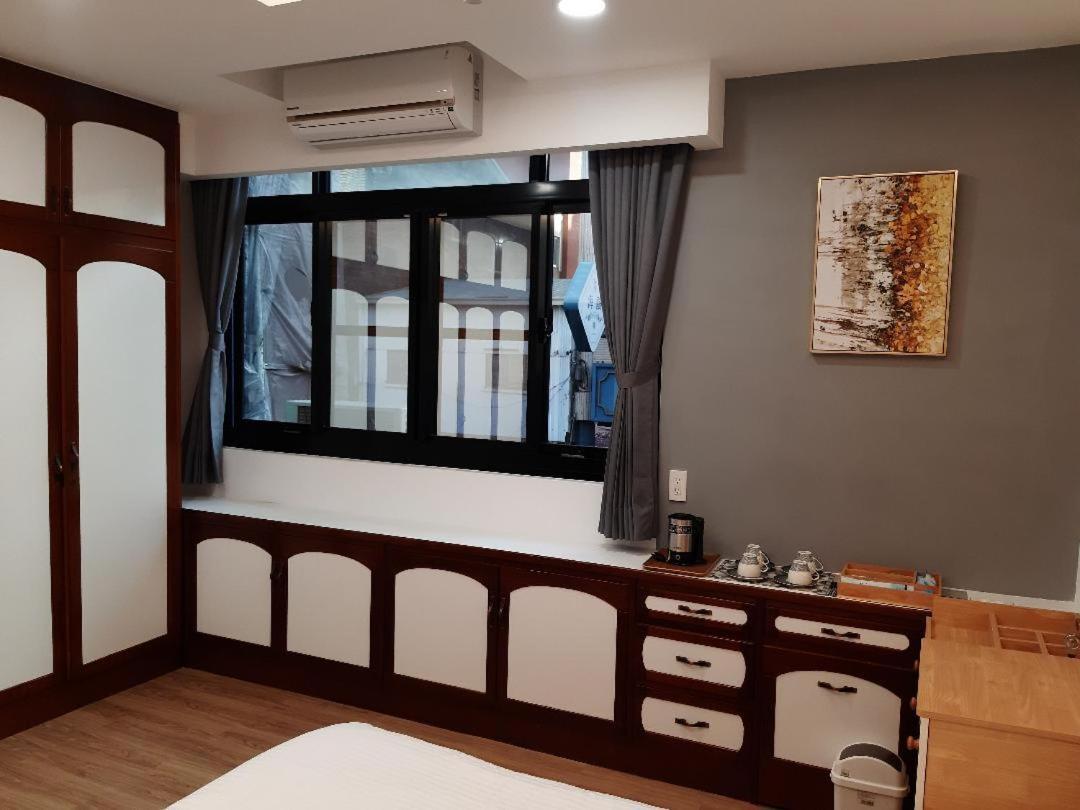 藏青民宿the Wind Guesthouse-Youth Inn ไถหนาน ภายนอก รูปภาพ