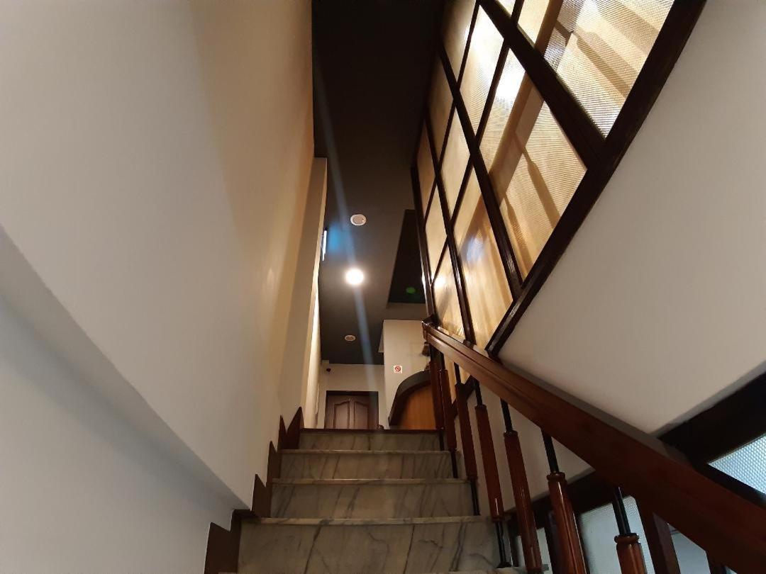藏青民宿the Wind Guesthouse-Youth Inn ไถหนาน ภายนอก รูปภาพ