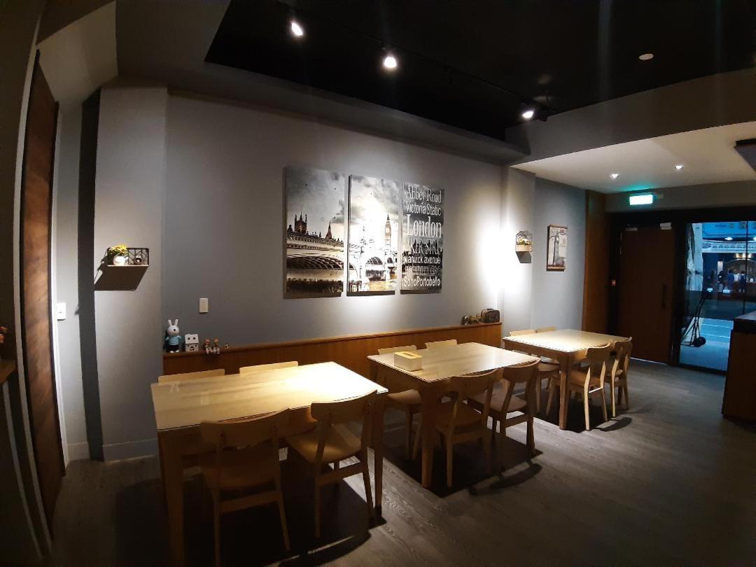 藏青民宿the Wind Guesthouse-Youth Inn ไถหนาน ภายนอก รูปภาพ
