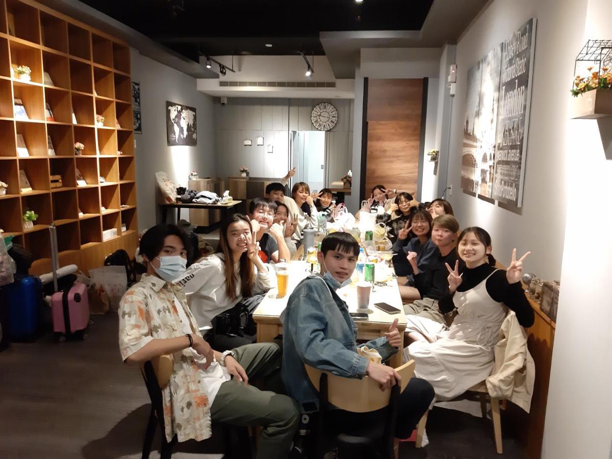 藏青民宿the Wind Guesthouse-Youth Inn ไถหนาน ภายนอก รูปภาพ