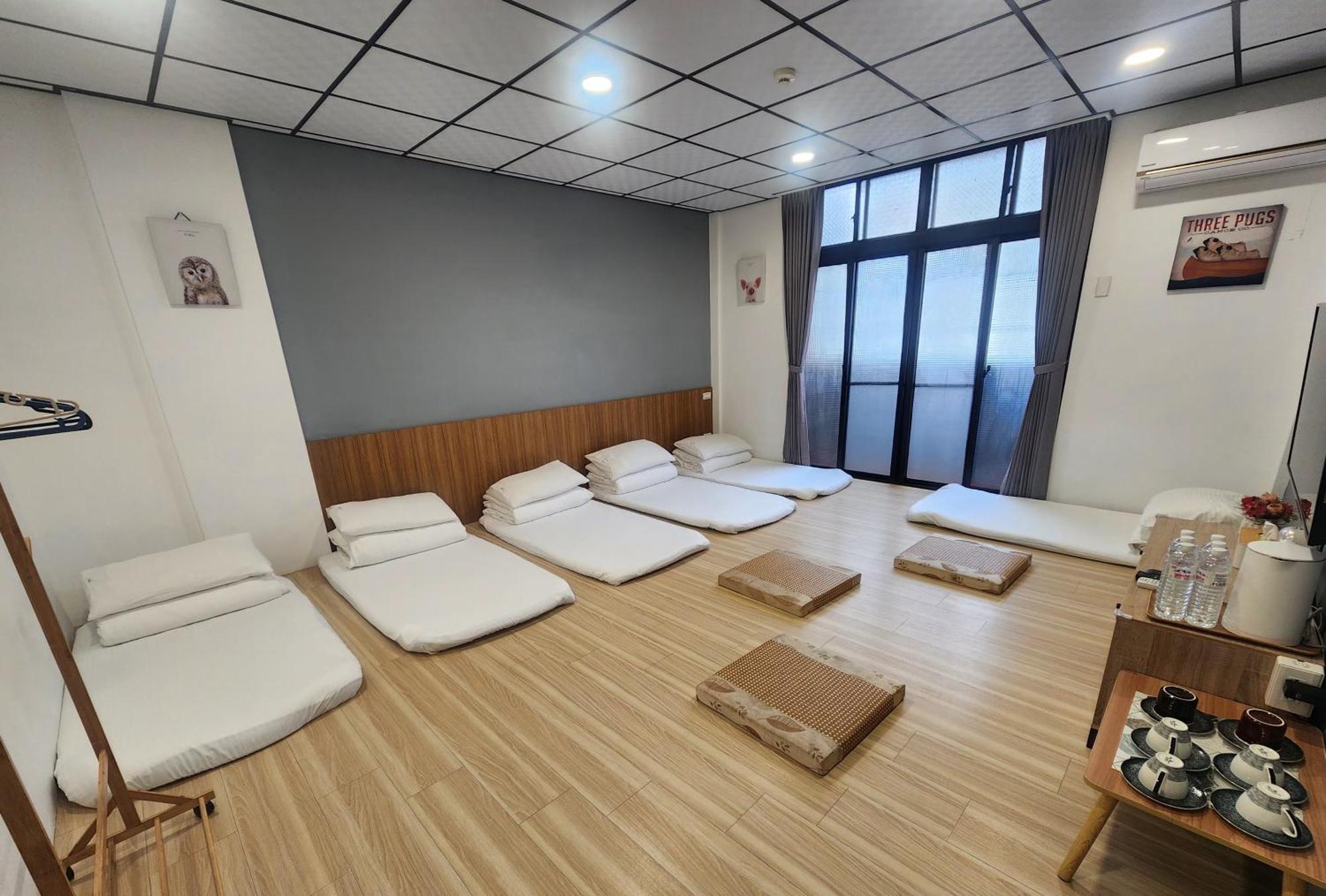 藏青民宿the Wind Guesthouse-Youth Inn ไถหนาน ห้อง รูปภาพ